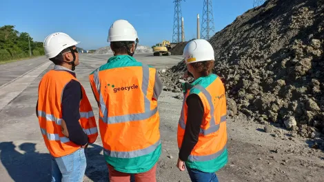 geocycle-france_plateforme-de-traitement-de-deblais-impactes-a-guerville-06.jpg