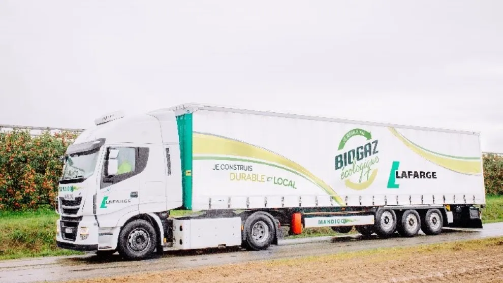 premier camion toupie au gaz a solutrans